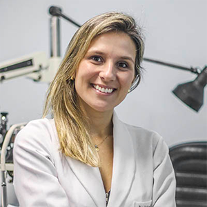 Dra. Larissa Pinheiro