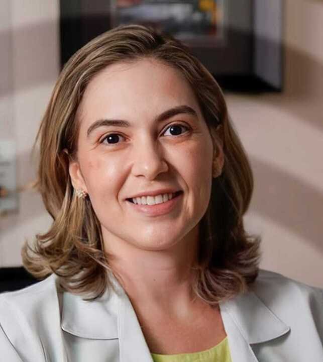 Dra. Viviane Gurgel